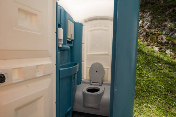 Best Portable restroom trailer rental  in San Diego, TX